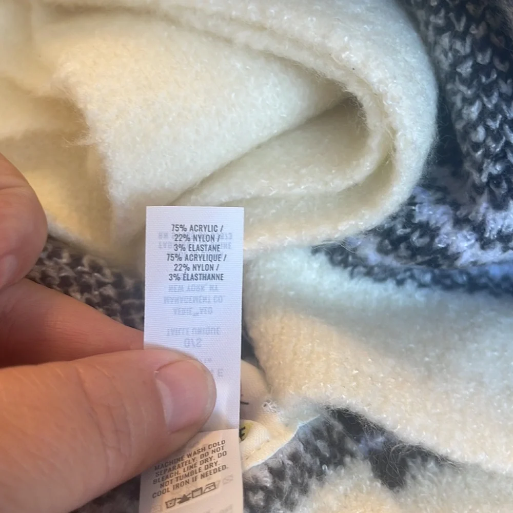 Aerie Offline Chillside Collection Large Ivory and Black Winter Scarf